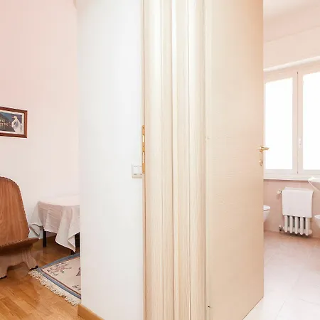 Apartment In Guinizzelli