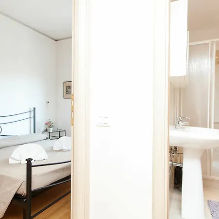 In Guinizzelli Apartment Rome