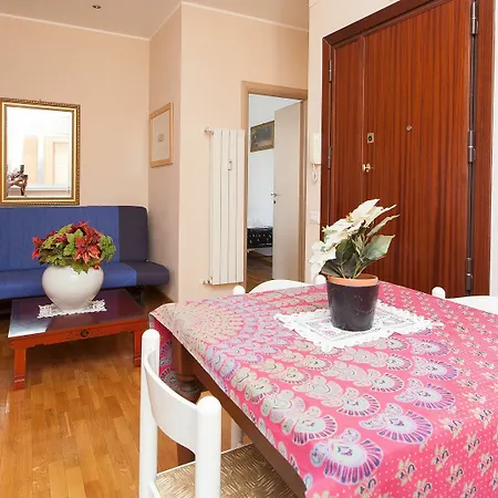Apartment In Guinizzelli *